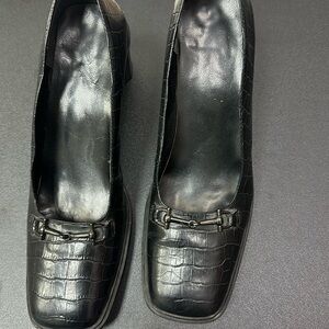 Studio women’s genuine leather slip on loafer made in Brazil size 10 M